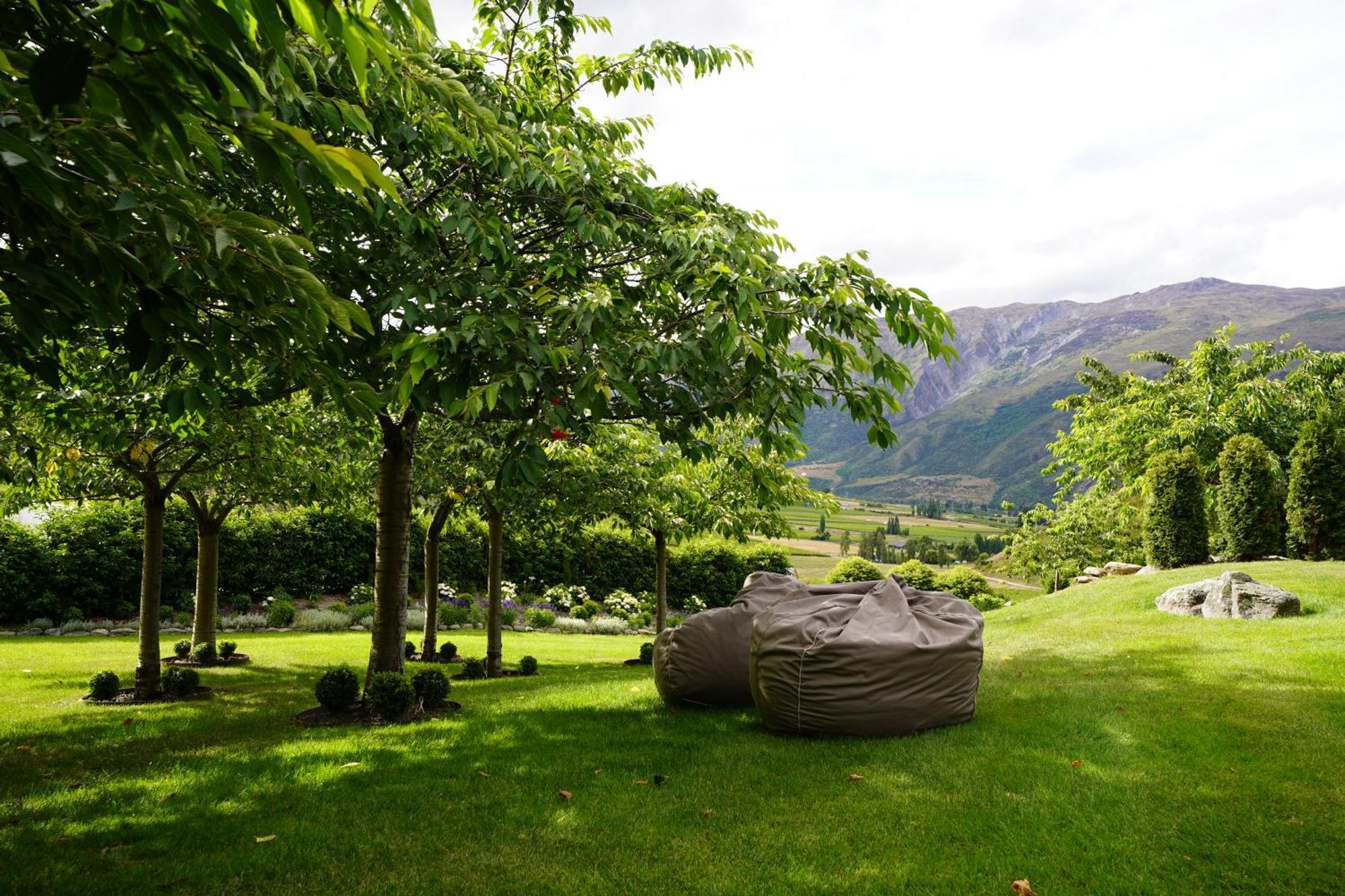 Mt Rosa Lodge Boutique Vineyard Accommodation Wanaka Luaran gambar