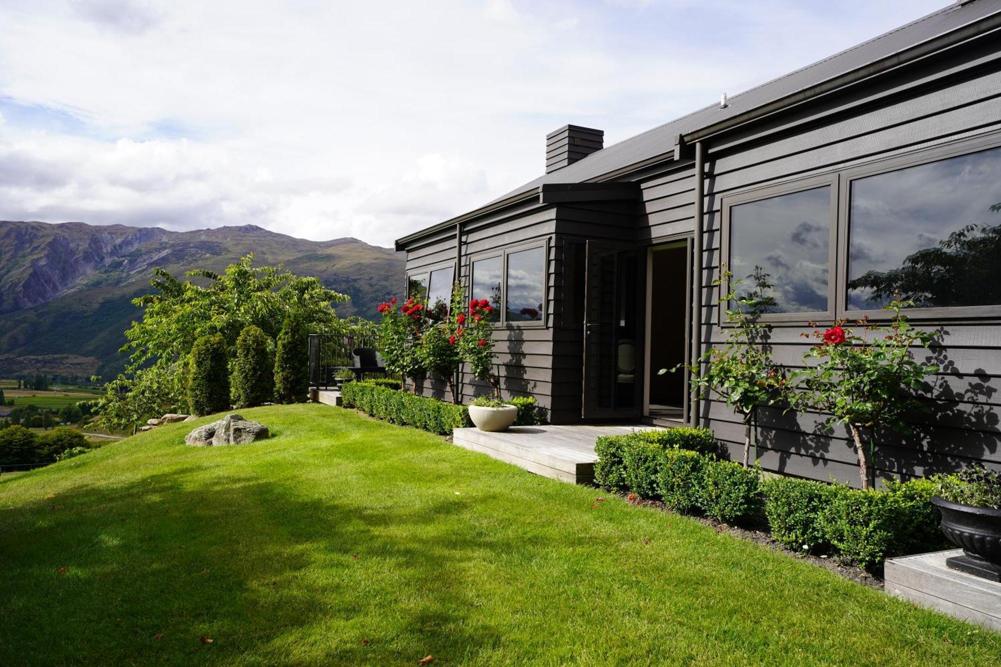 Mt Rosa Lodge Boutique Vineyard Accommodation Wanaka Luaran gambar