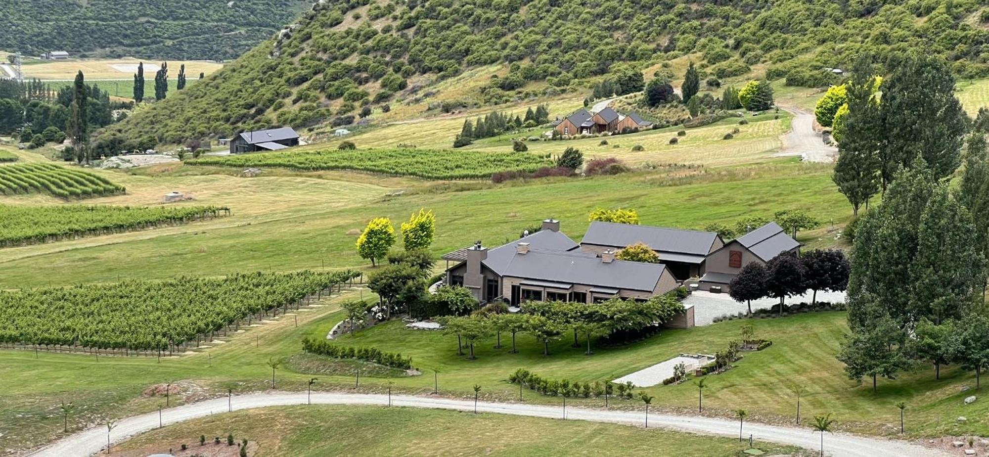 Mt Rosa Lodge Boutique Vineyard Accommodation Wanaka Luaran gambar