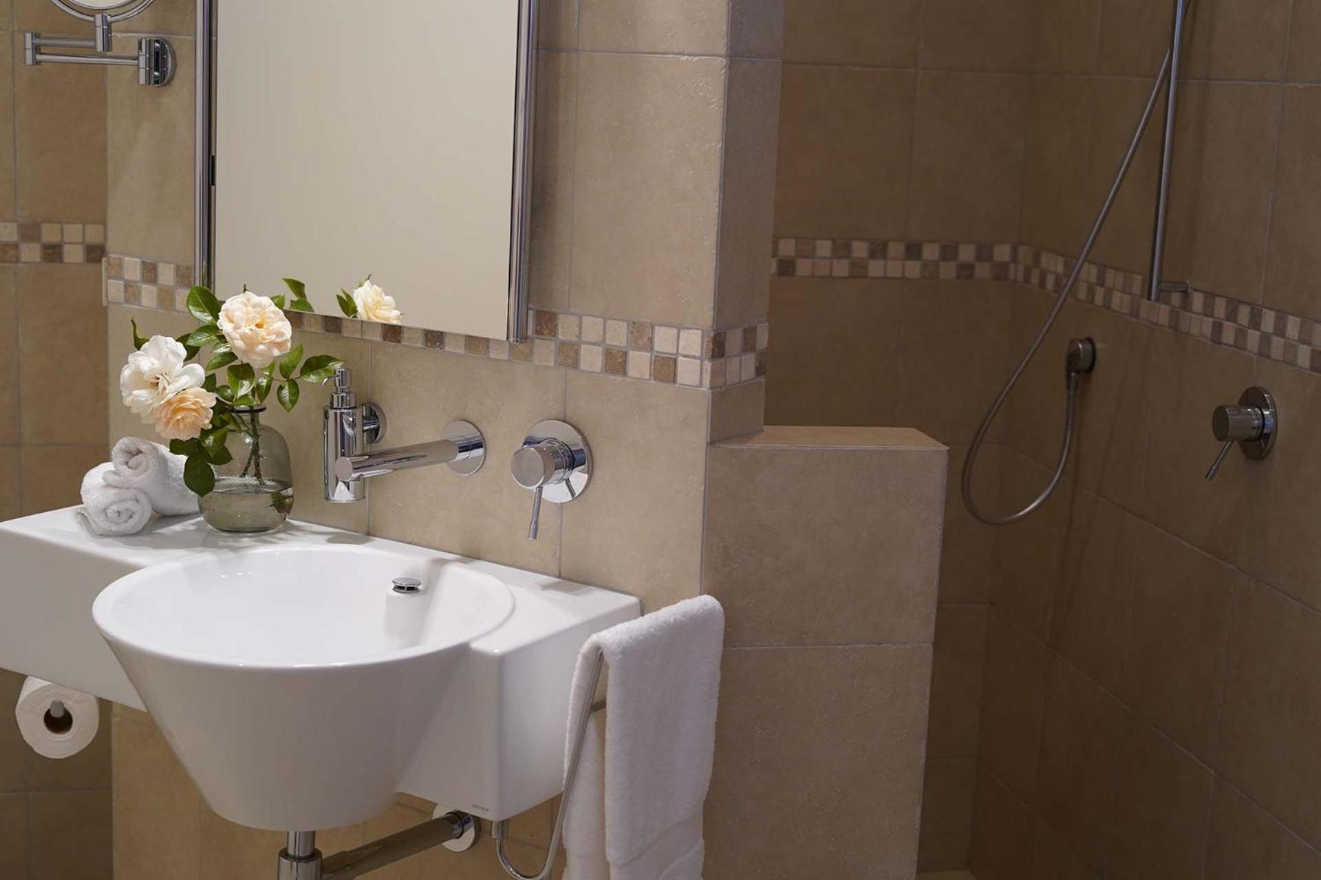 Mt Rosa Lodge Boutique Vineyard Accommodation Wanaka Luaran gambar